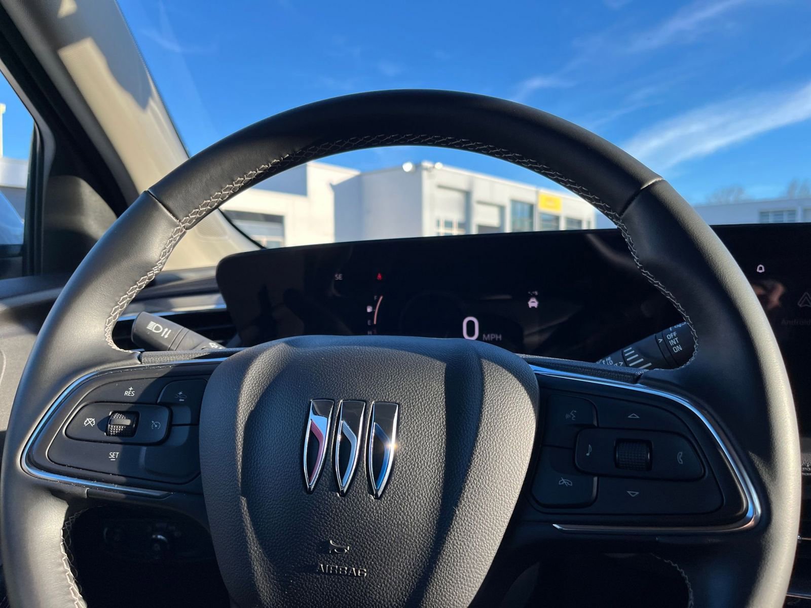 Used 2025 Buick Encore GX Preferred image 27