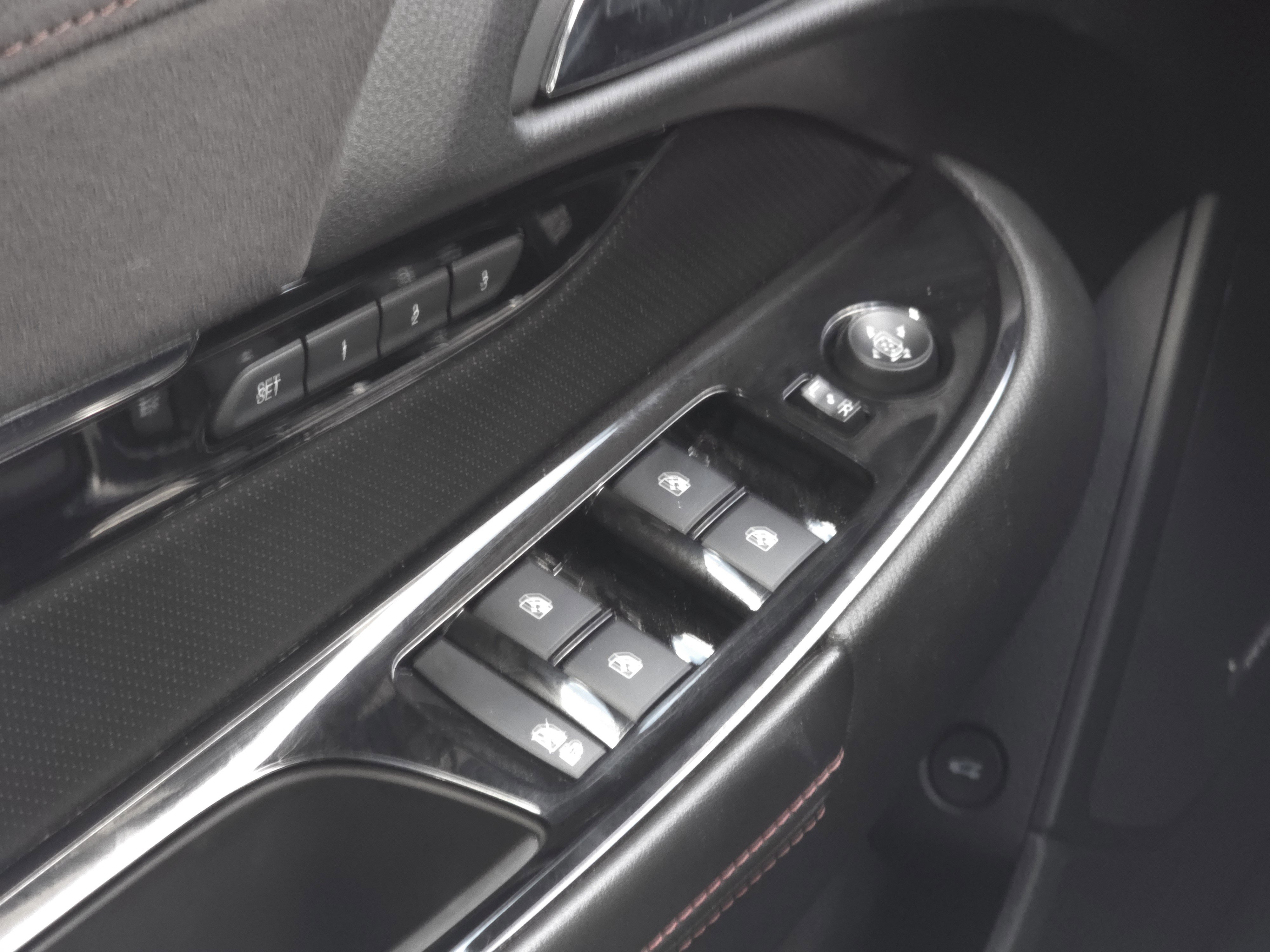 Used 2014 Chevrolet SS image 27