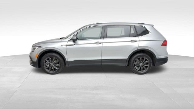 Certified 2024 Volkswagen Tiguan SE image 6