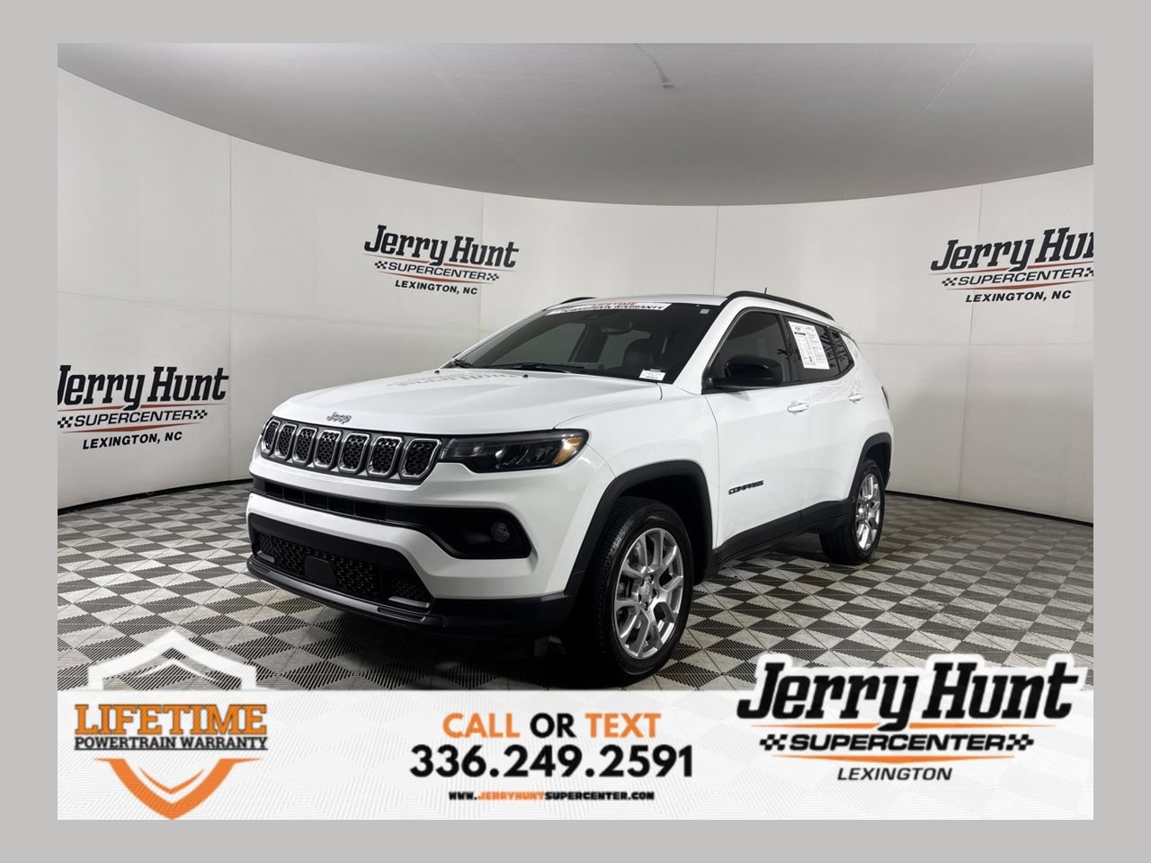 Used 2024 Jeep Compass Latitude w/ Sun and Sound Group AWD/4WD video 1