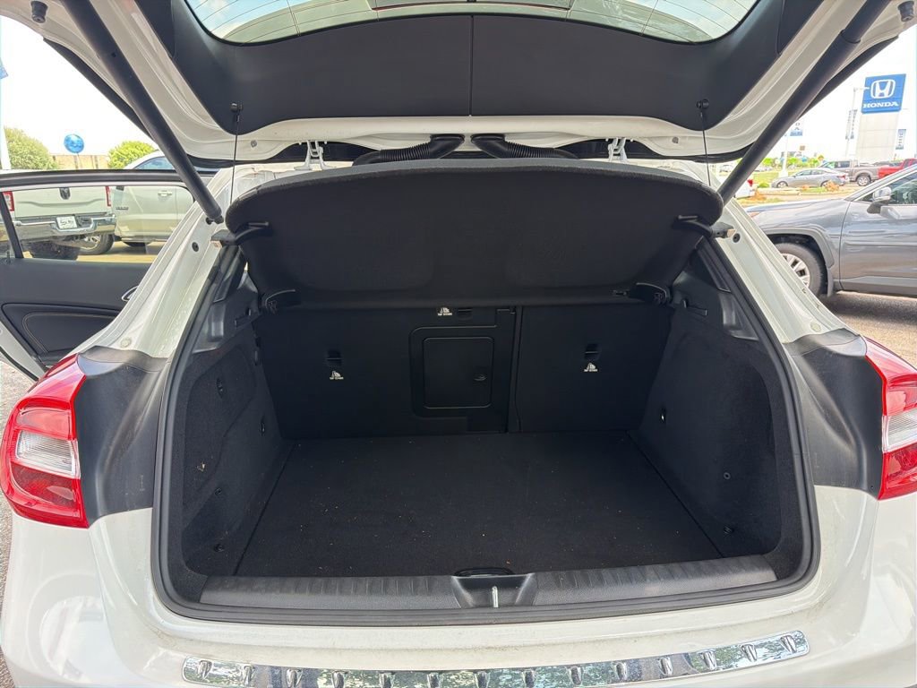 Used 2020 Mercedes-Benz GLA 250 4MATIC w/ Convenience Package image 22