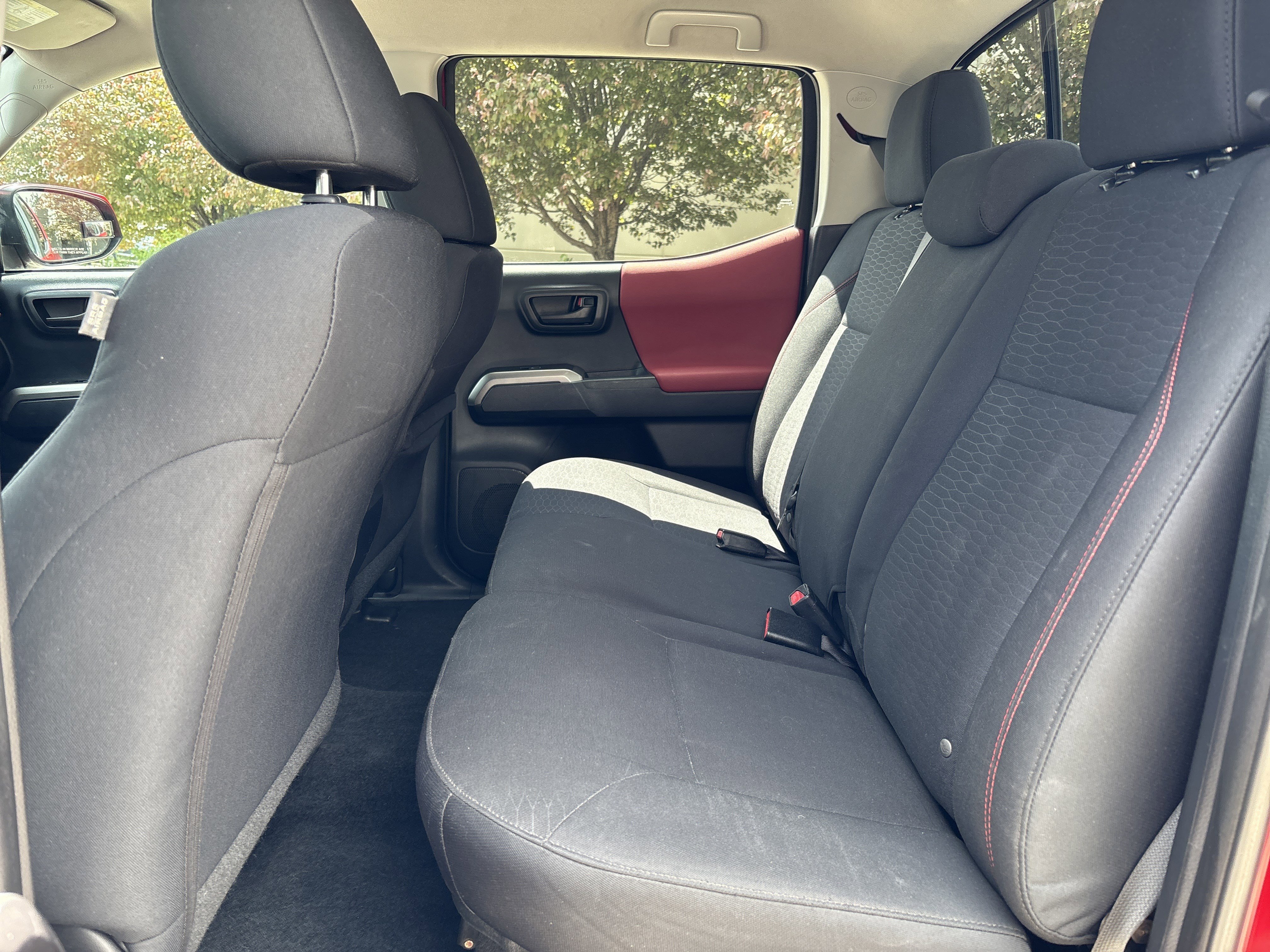 Used 2019 Toyota Tacoma SR5 AWD/4WD image 30