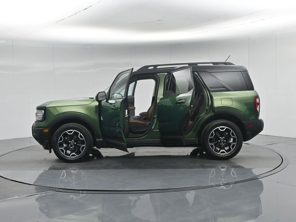 Used 2025 Ford Bronco Sport Outer Banks w/ Outer Banks Tech Package+ AWD/4WD image 39