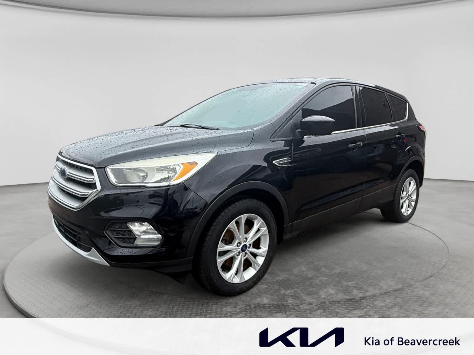 Used 2017 Ford Escape SE FWD image 1