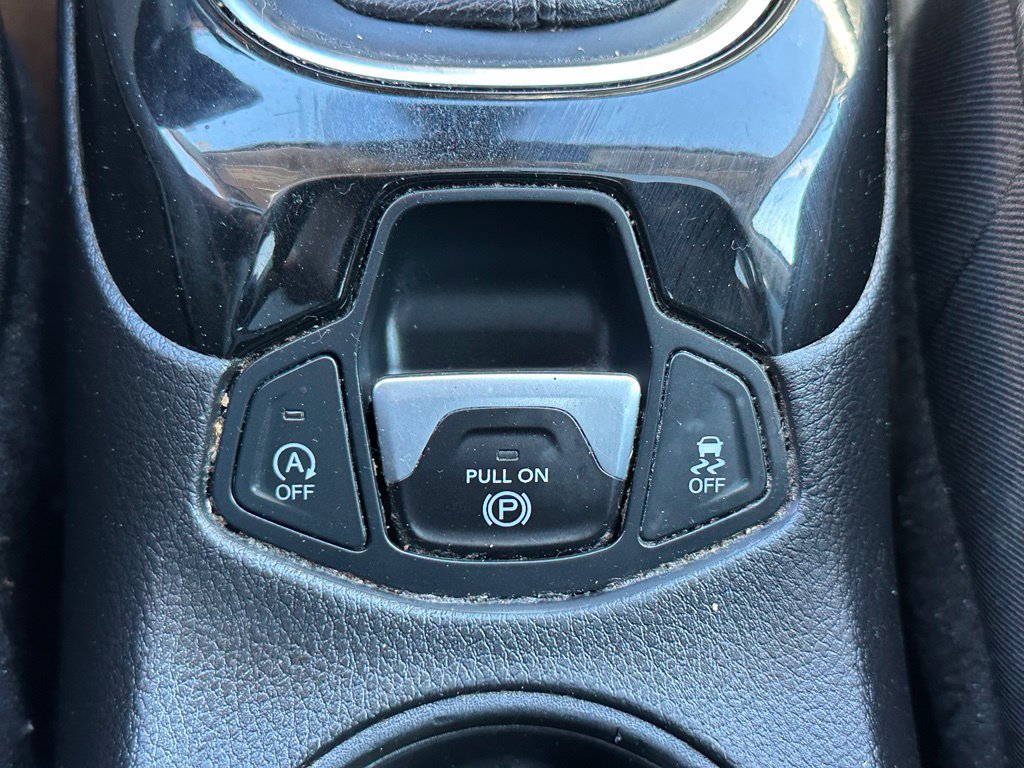 Used 2019 Jeep Compass Latitude FWD image 31