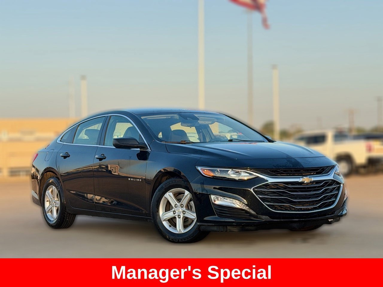 Used 2025 Chevrolet Malibu LT FWD image 3