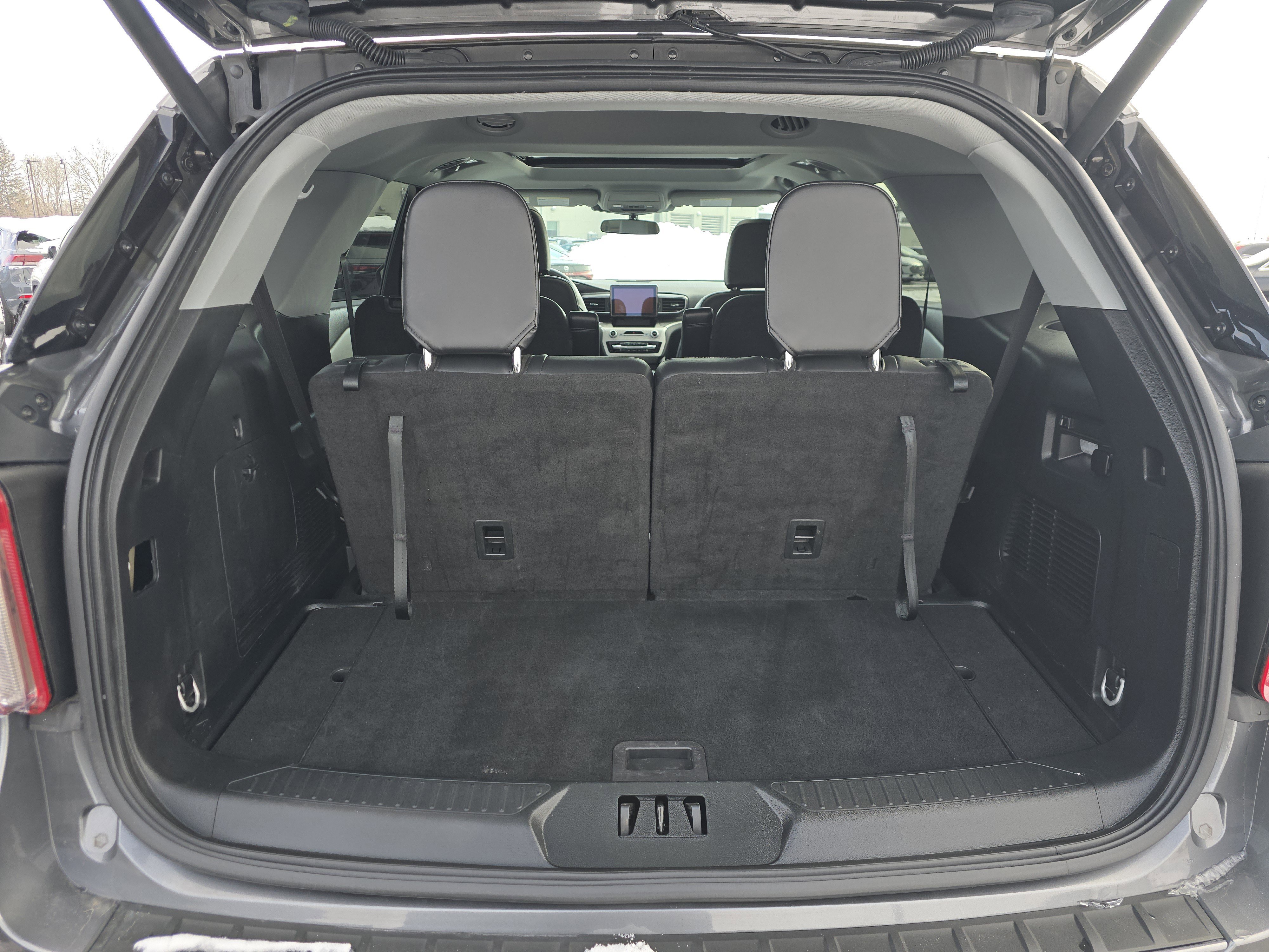 Used 2024 Ford Explorer XLT w/ Equipment Group 202A image 15