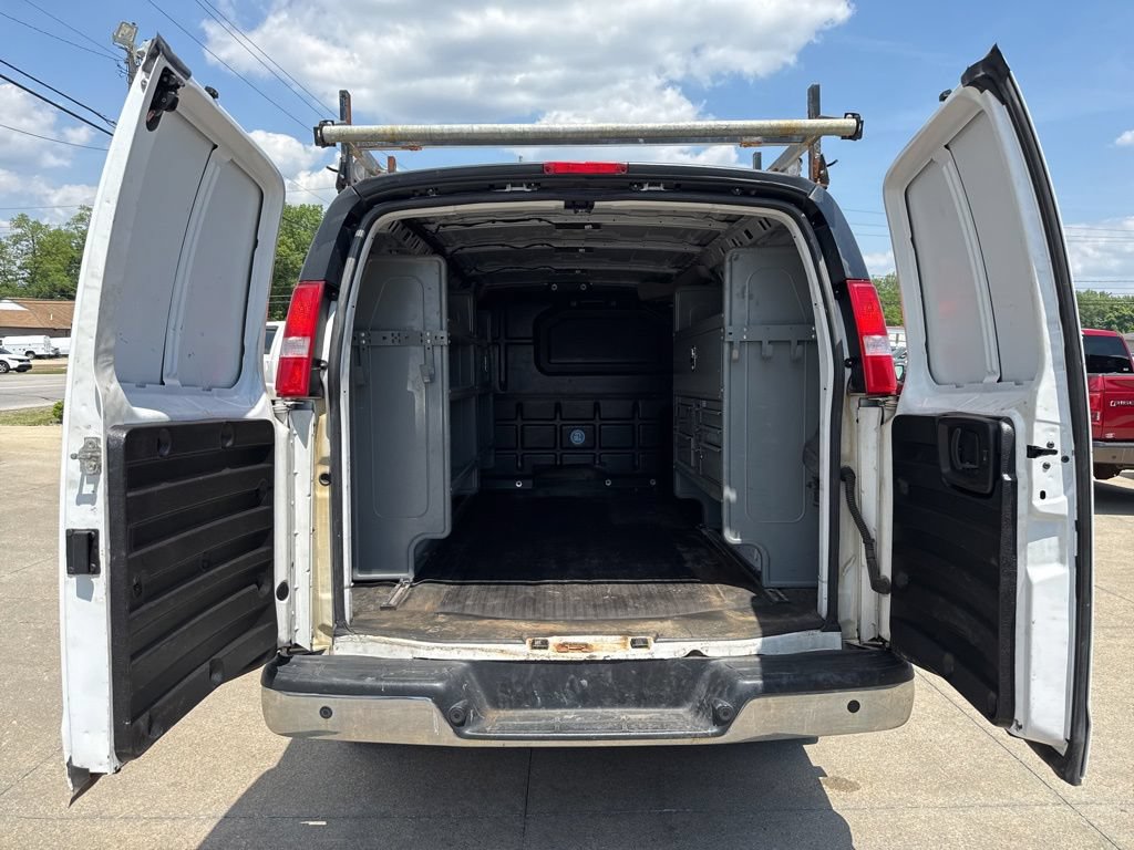 Used 2021 Chevrolet Express 3500 w/ Driver Convenience Package RWD image 44