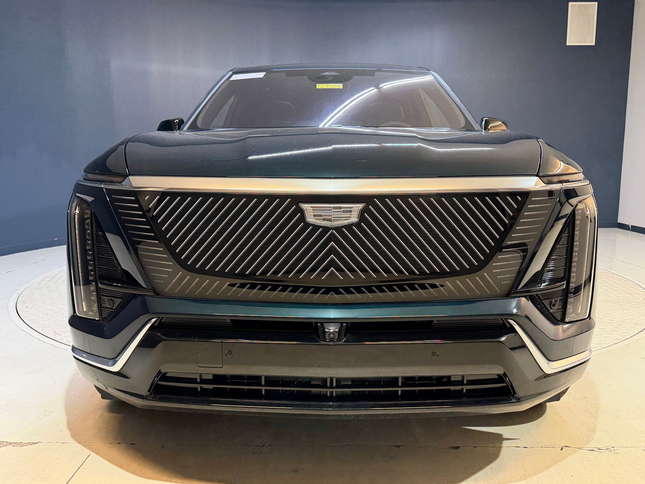 New 2026 Cadillac Vistiq Luxury AWD/4WD image 6