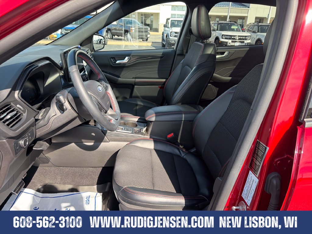 Used 2024 Ford Escape ST-Line w/ Tech Pack #1 AWD/4WD image 9