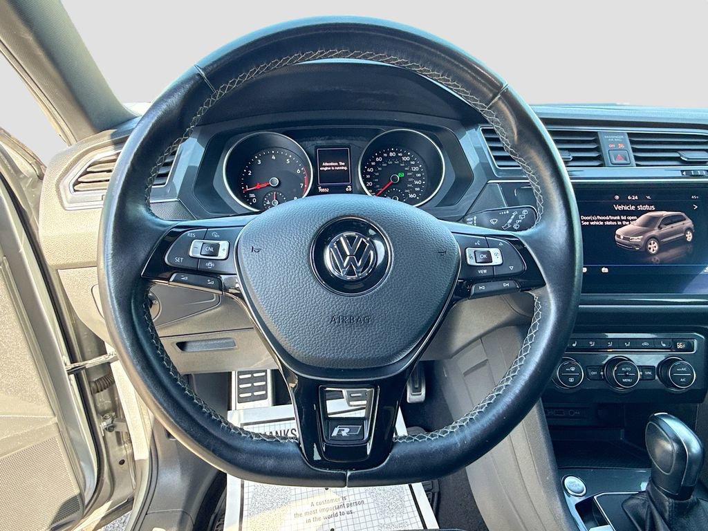 Used 2020 Volkswagen Tiguan SE R-Line image 39
