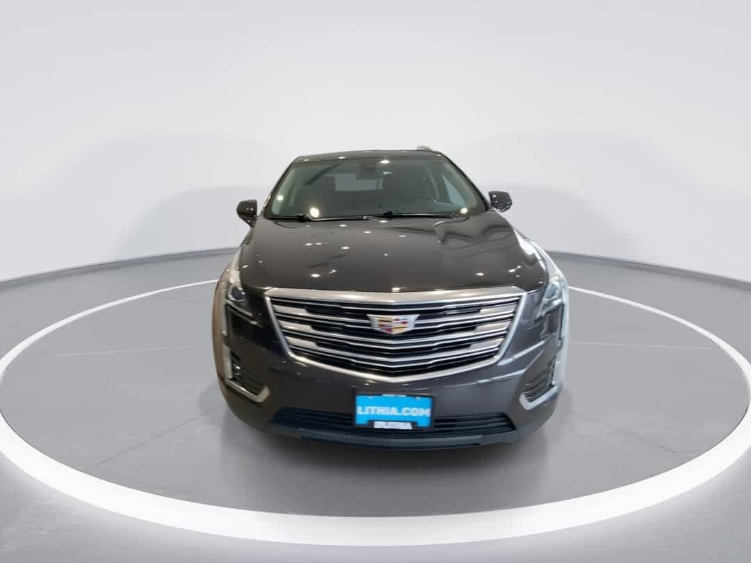 Used 2018 Cadillac XT5 Luxury w/ Driver Awareness Package AWD/4WD image 3