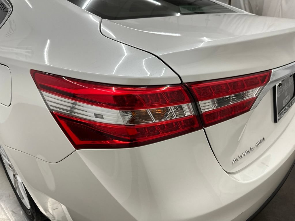 Used 2013 Toyota Avalon XLE FWD image 10