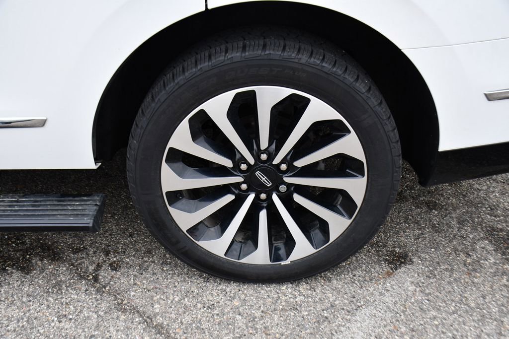 Used 2022 Lincoln Navigator Reserve image 23
