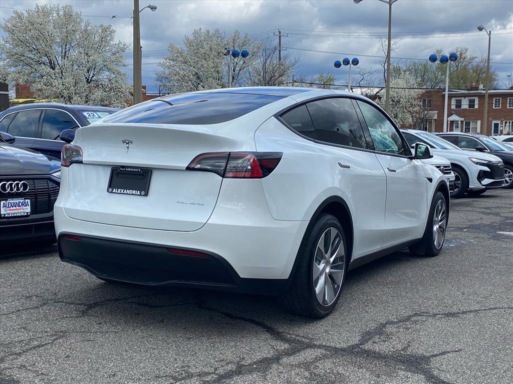 Used 2021 Tesla Model Y Long Range image 3