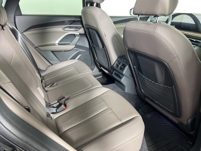Used 2025 Audi Q5 Premium w/ Convenience Package image 15
