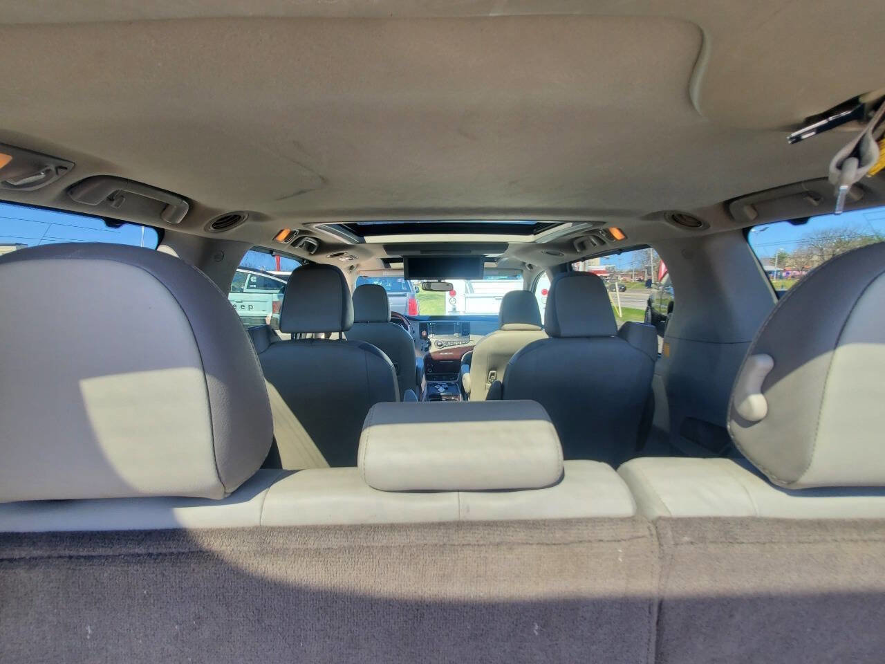 Used 2012 Toyota Sienna Limited w/ Premium Pkg AWD/4WD image 24