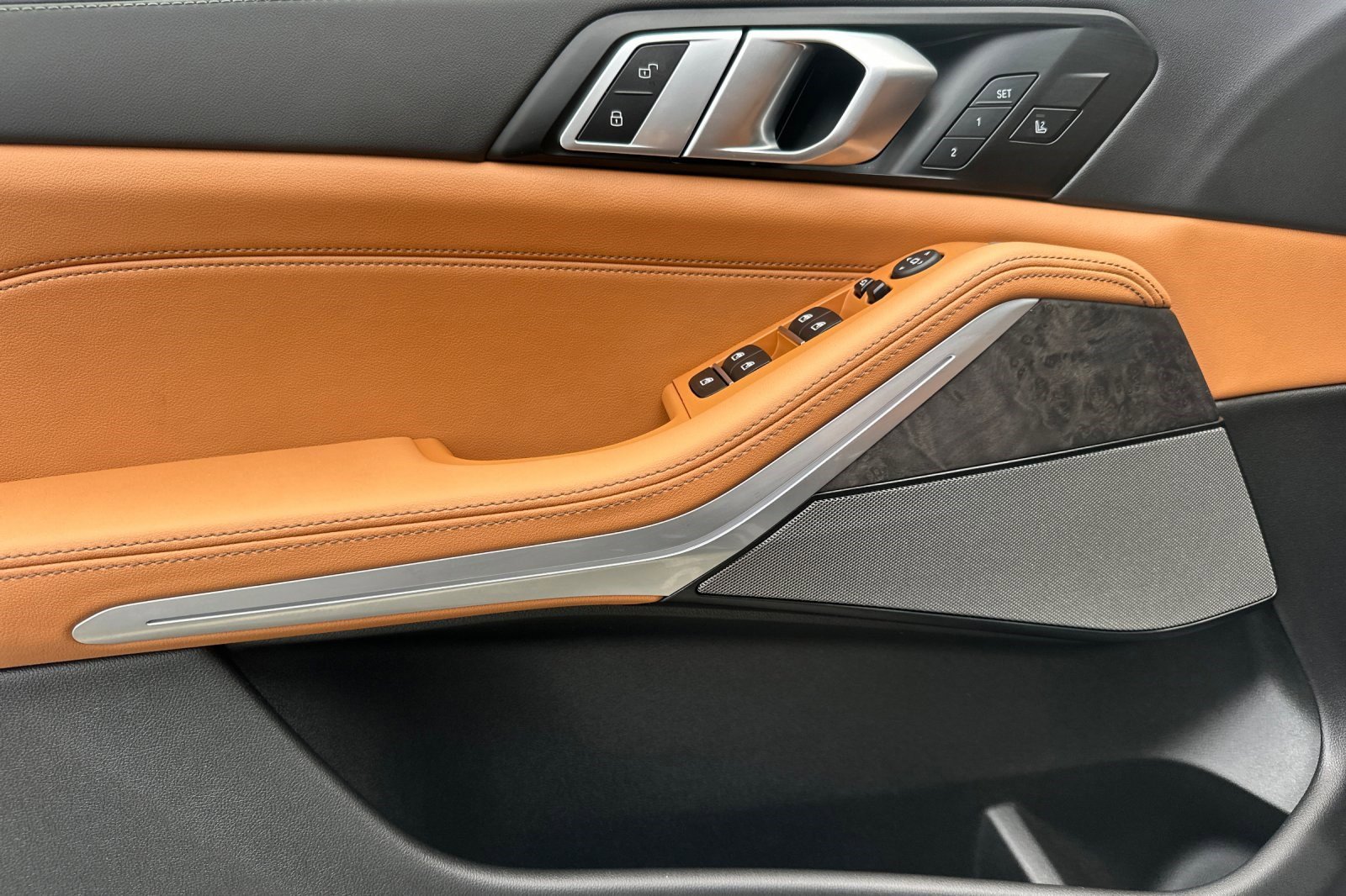 Used 2026 BMW X5 xDrive40i w/ M Sport Package image 12