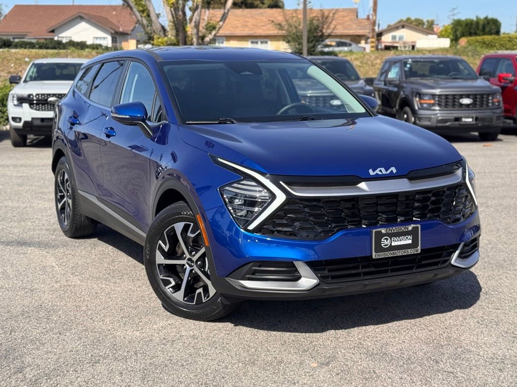 Used 2024 Kia Sportage EX image 2
