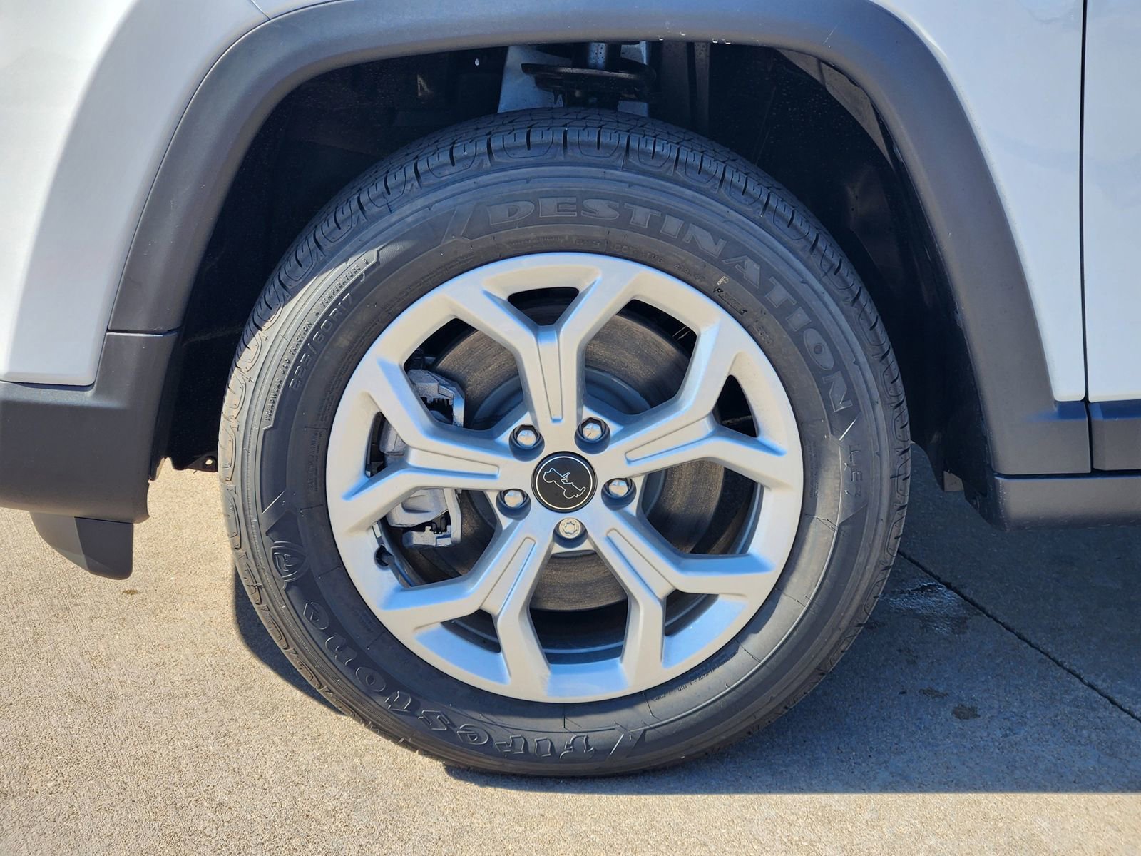 New 2026 Jeep Compass Latitude image 11