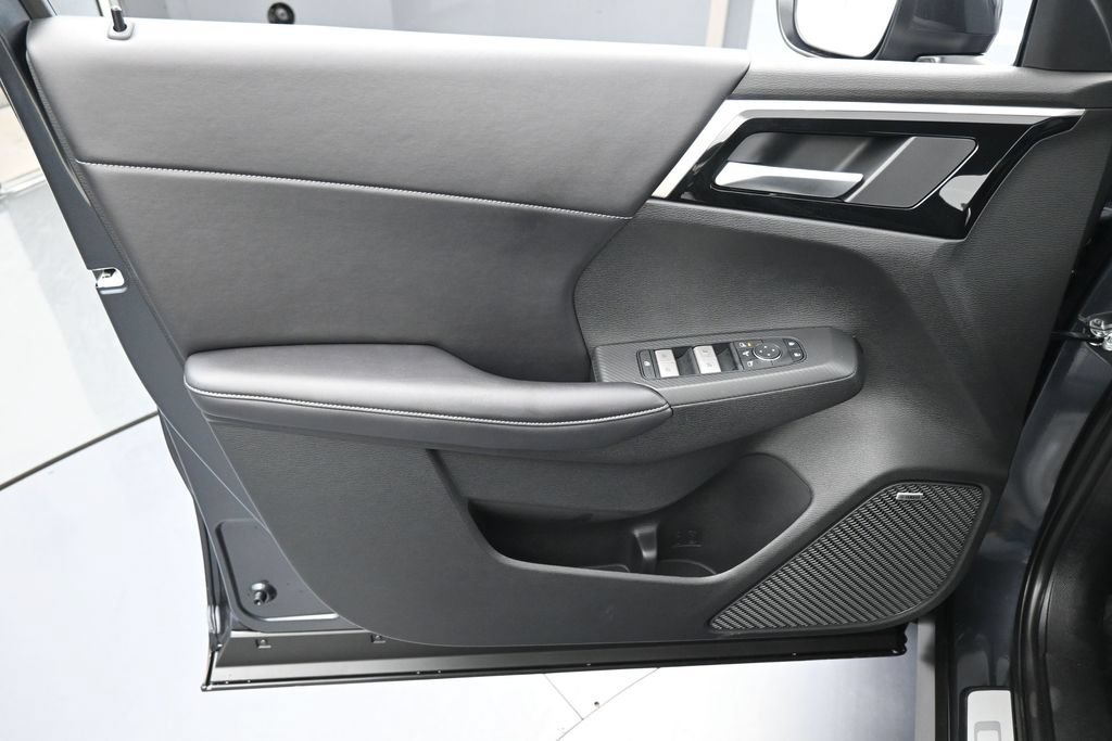 New 2026 Mitsubishi Outlander SE FWD image 13