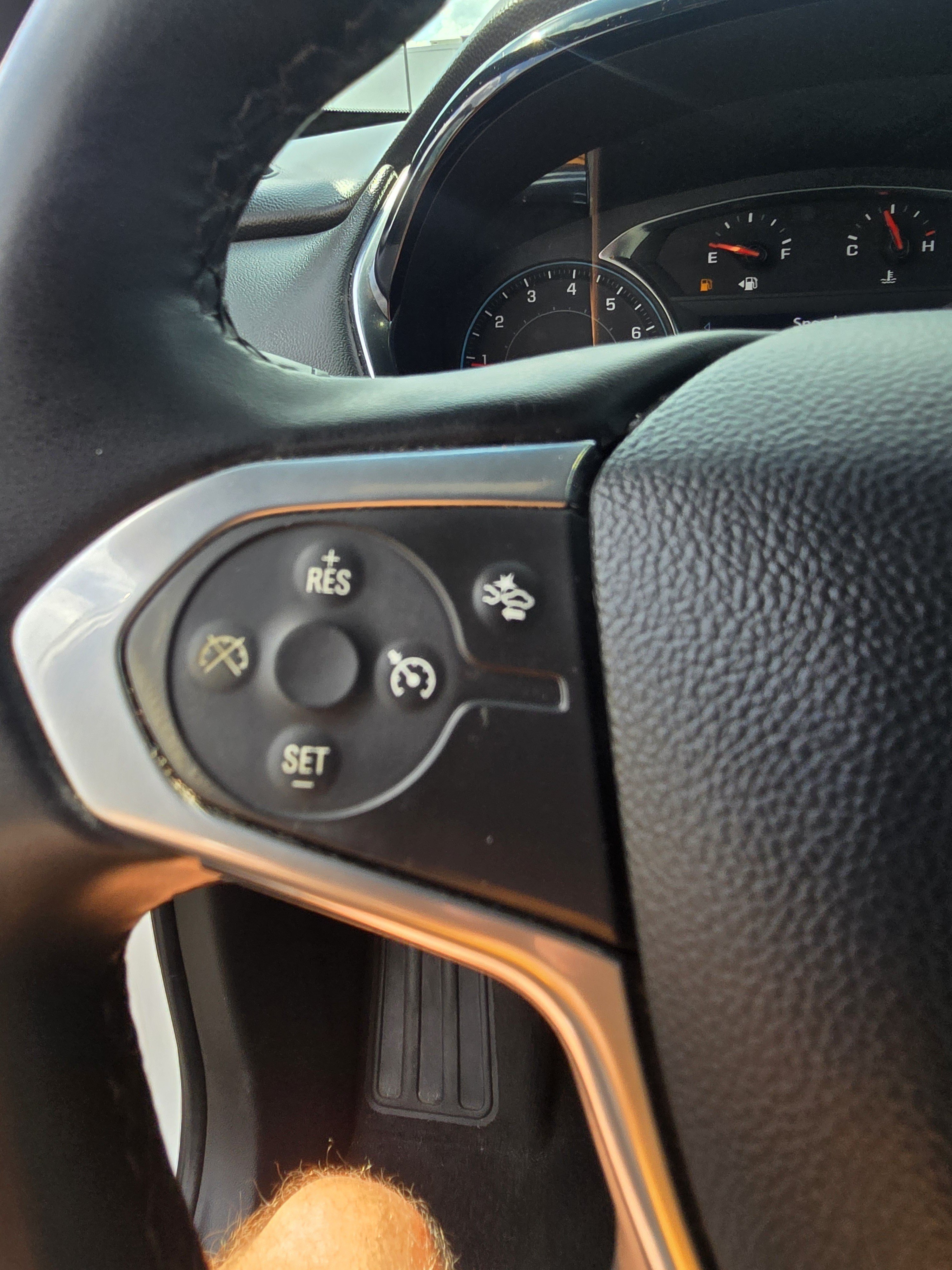 Used 2023 Chevrolet Traverse LT FWD image 21