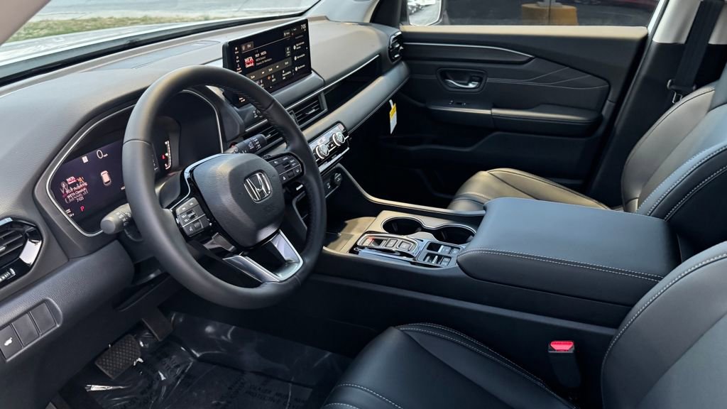 New 2026 Honda Pilot Touring image 8