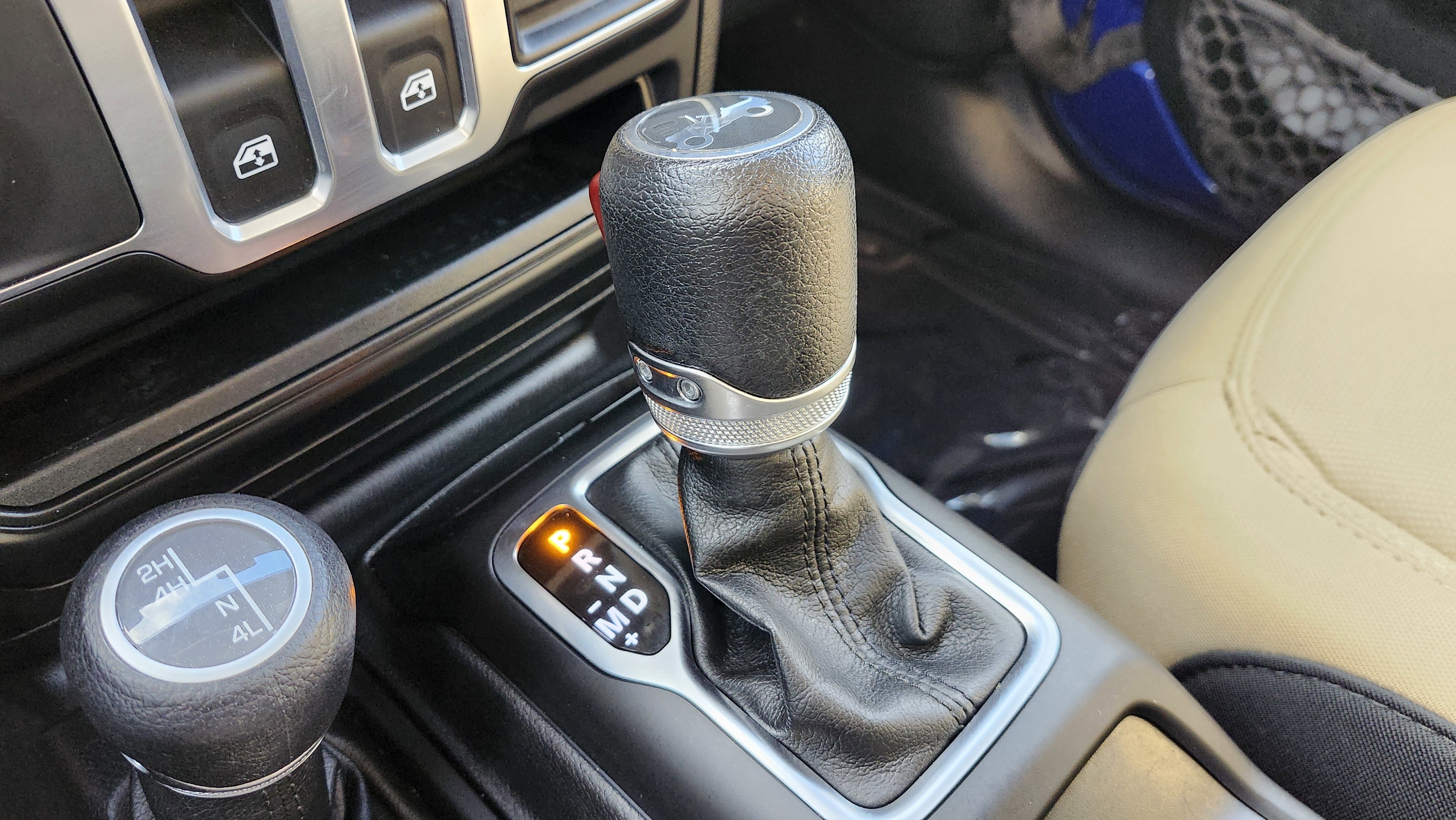 Used 2019 Jeep Wrangler Sport S image 27