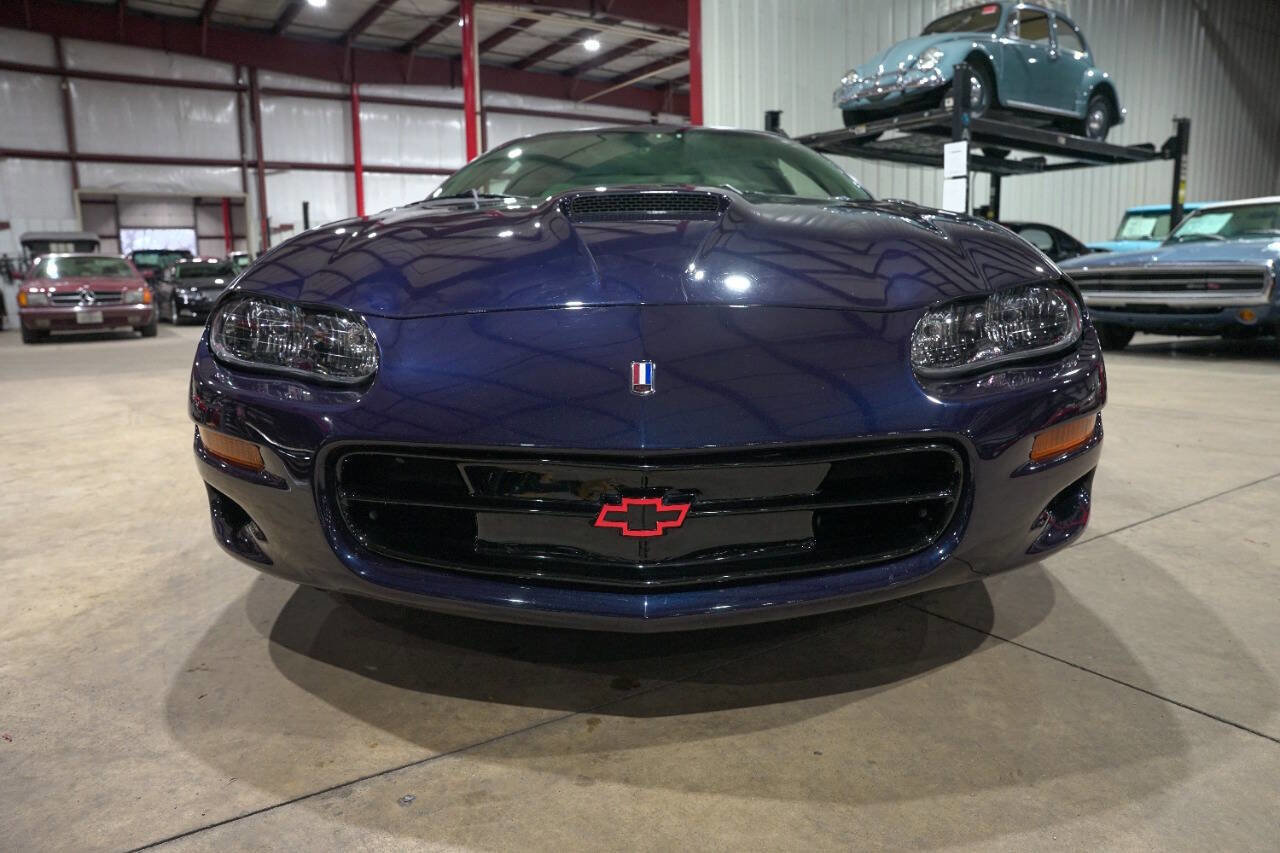 Used 2001 Chevrolet Camaro Z28 w/ SS Performance/Appearance Pkg RWD image 13
