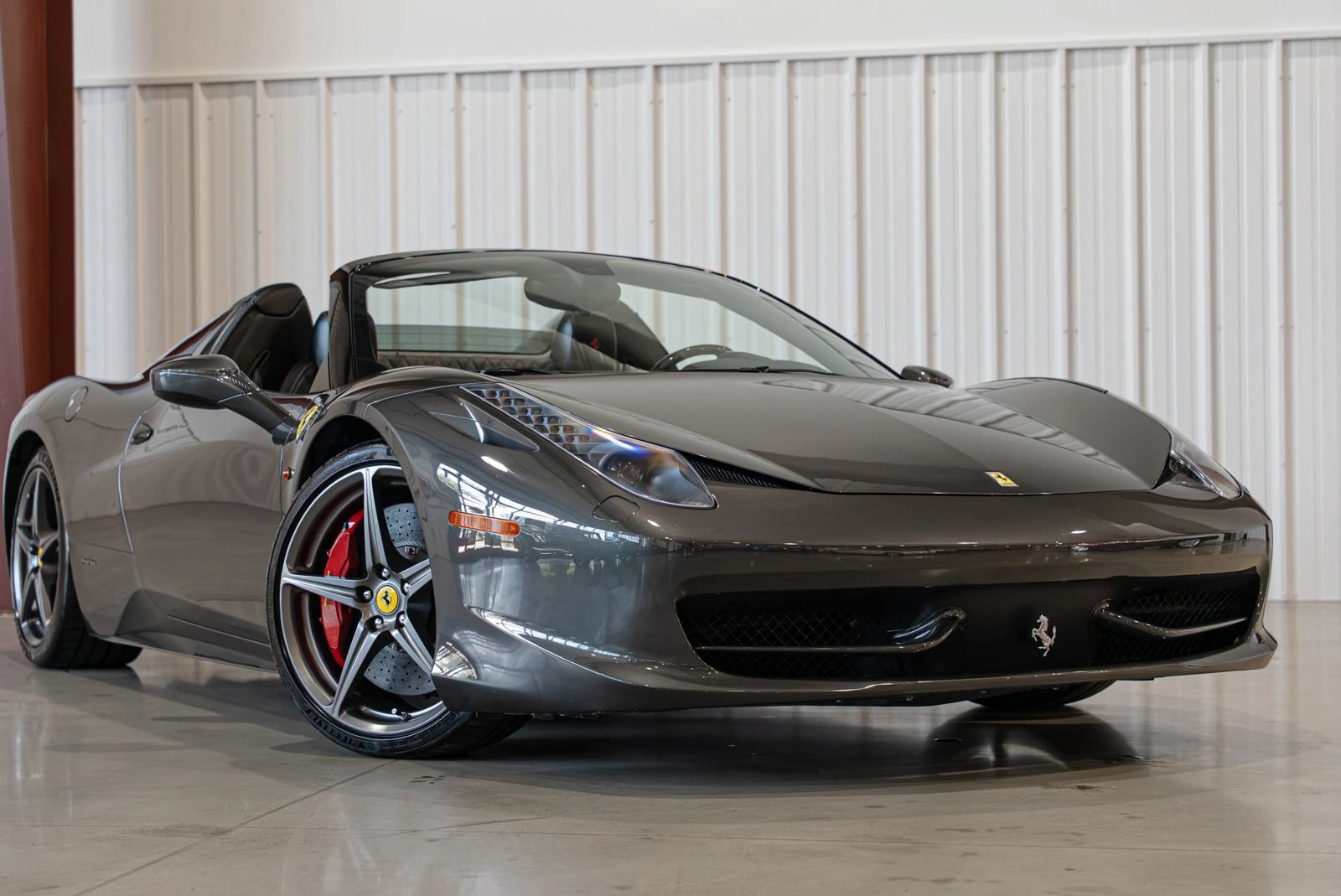 Used 2013 Ferrari 458 Spider RWD image 2