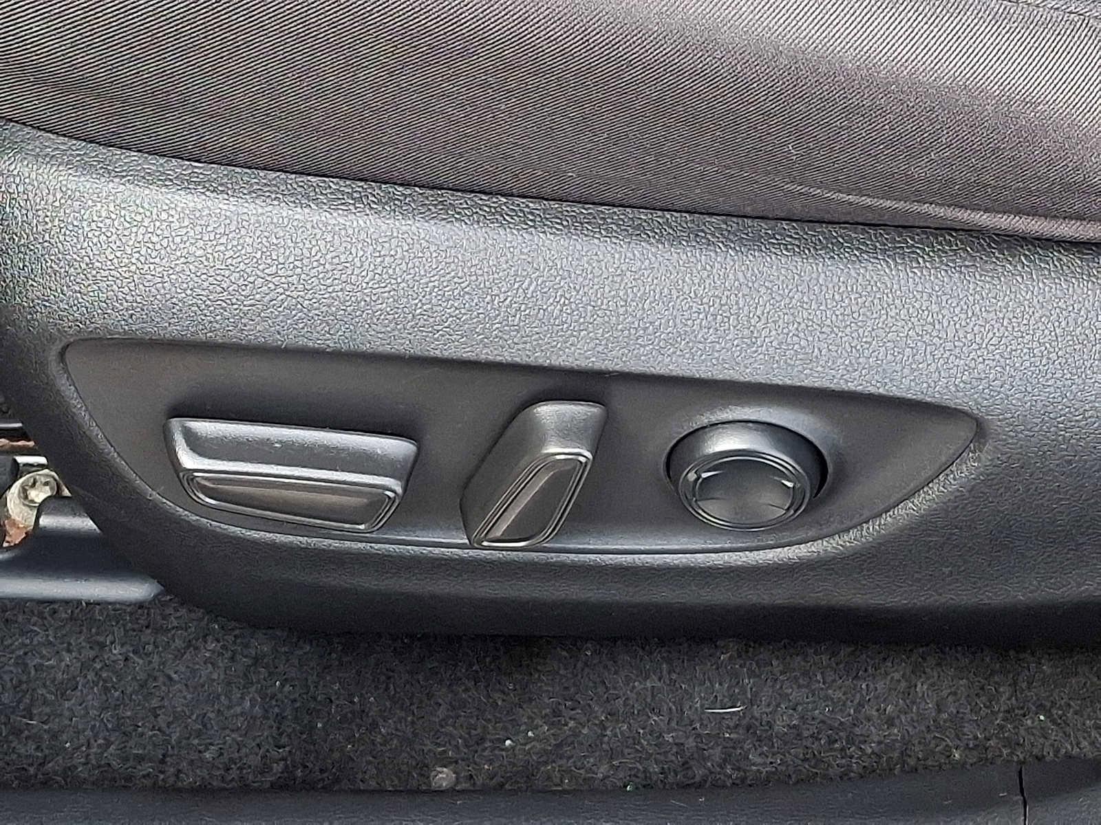 Used 2021 Toyota RAV4 XLE w/ Convenience Package image 28