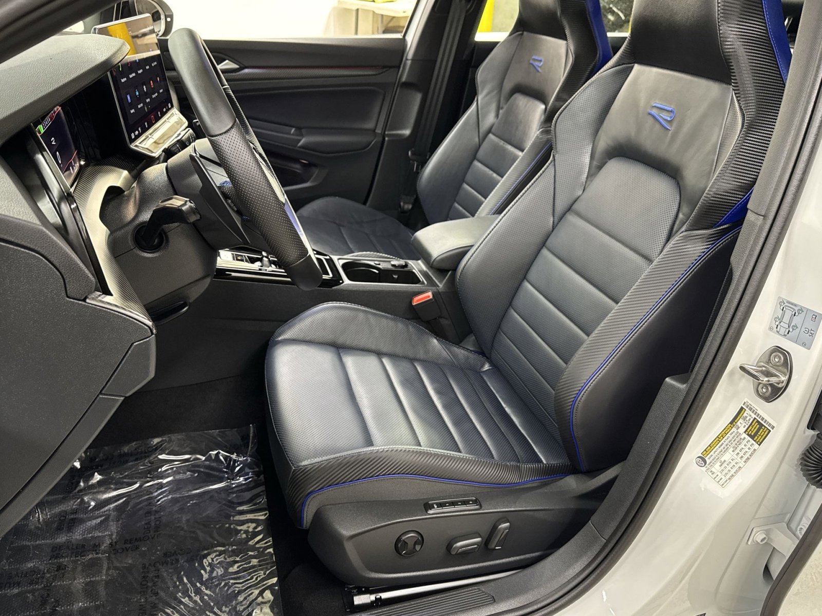 Used 2025 Volkswagen Golf R Black Edition AWD/4WD image 25
