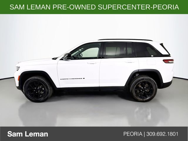Used 2024 Jeep Grand Cherokee Altitude image 4
