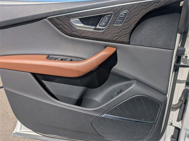 Used 2022 Audi Q8 Premium Plus w/ Premium Plus Package image 15