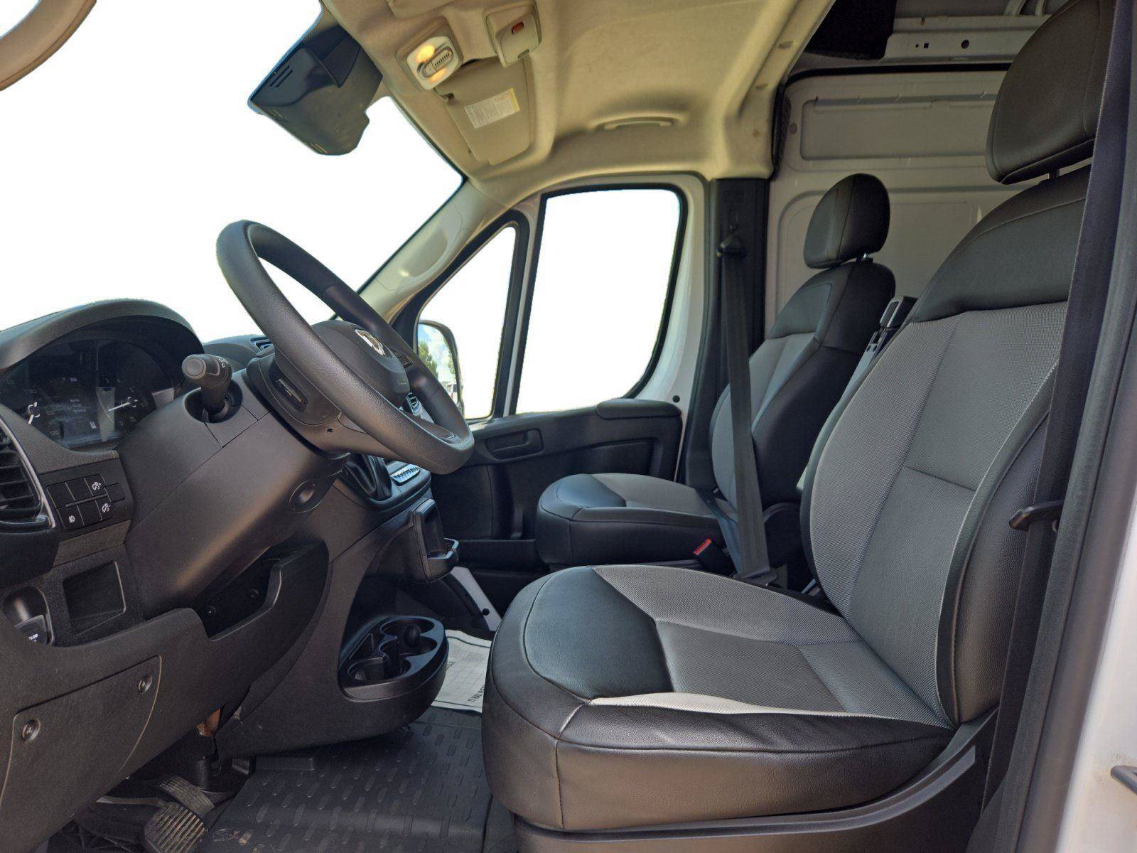 Used 2025 RAM ProMaster 2500 w/ Convenience Group FWD image 12