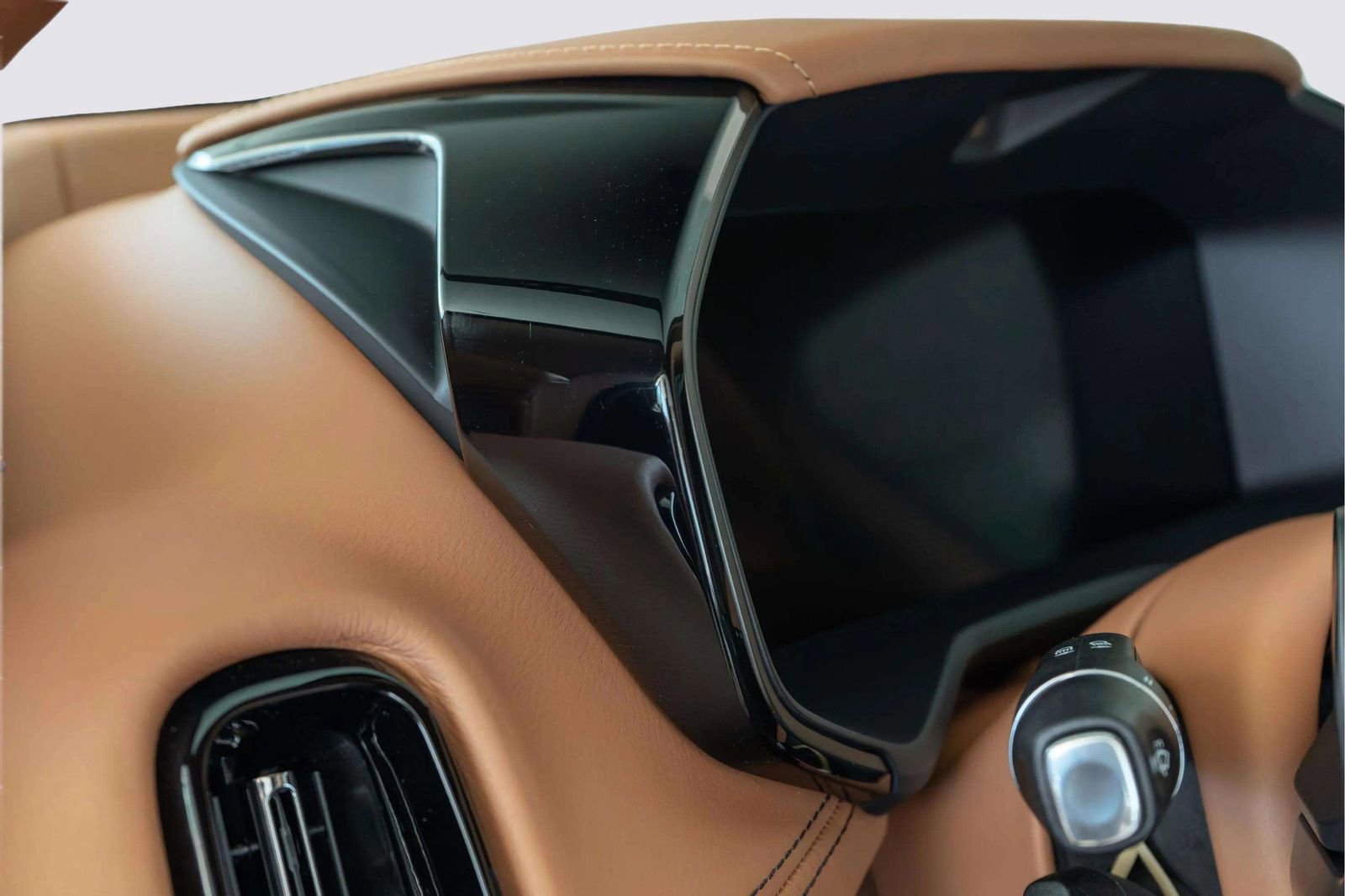 New 2026 Aston Martin DBX S AWD/4WD image 32