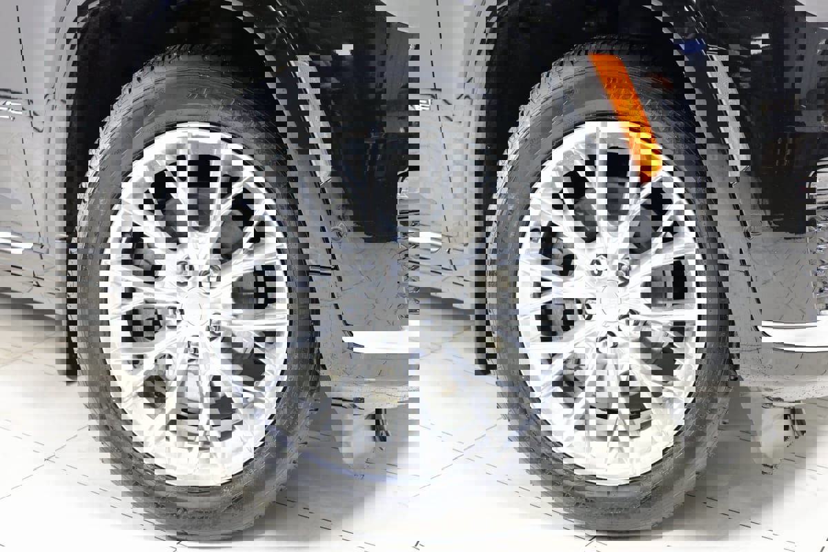 Used 2021 Jeep Grand Cherokee L Summit w/ MOPAR Finishing Package image 15