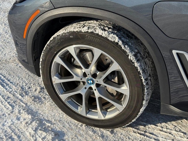 Used 2022 BMW X5 xDrive45e image 9