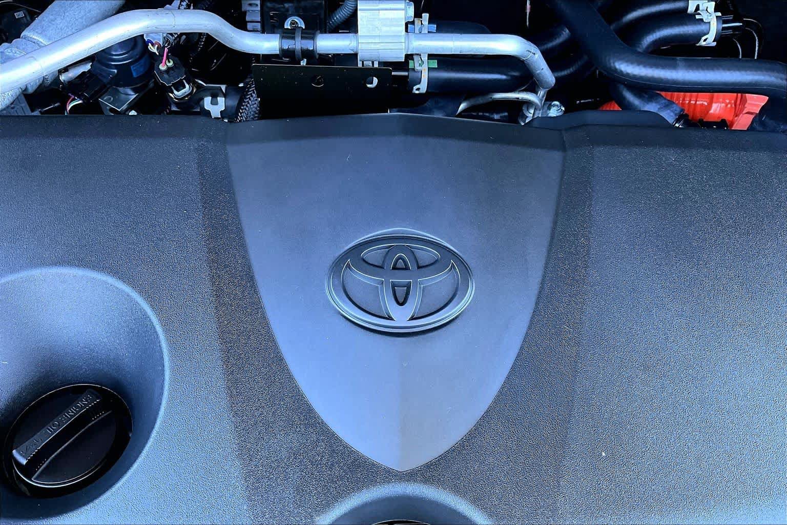 Certified 2025 Toyota RAV4 XSE AWD/4WD image 32