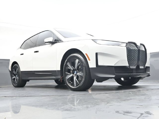 Certified 2024 BMW iX xDrive50 w/ Premium Package AWD/4WD image 29