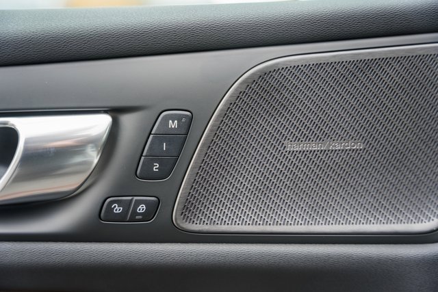 New 2026 Volvo V60 B5 Cross Country Plus w/ Protection Package Premier image 41