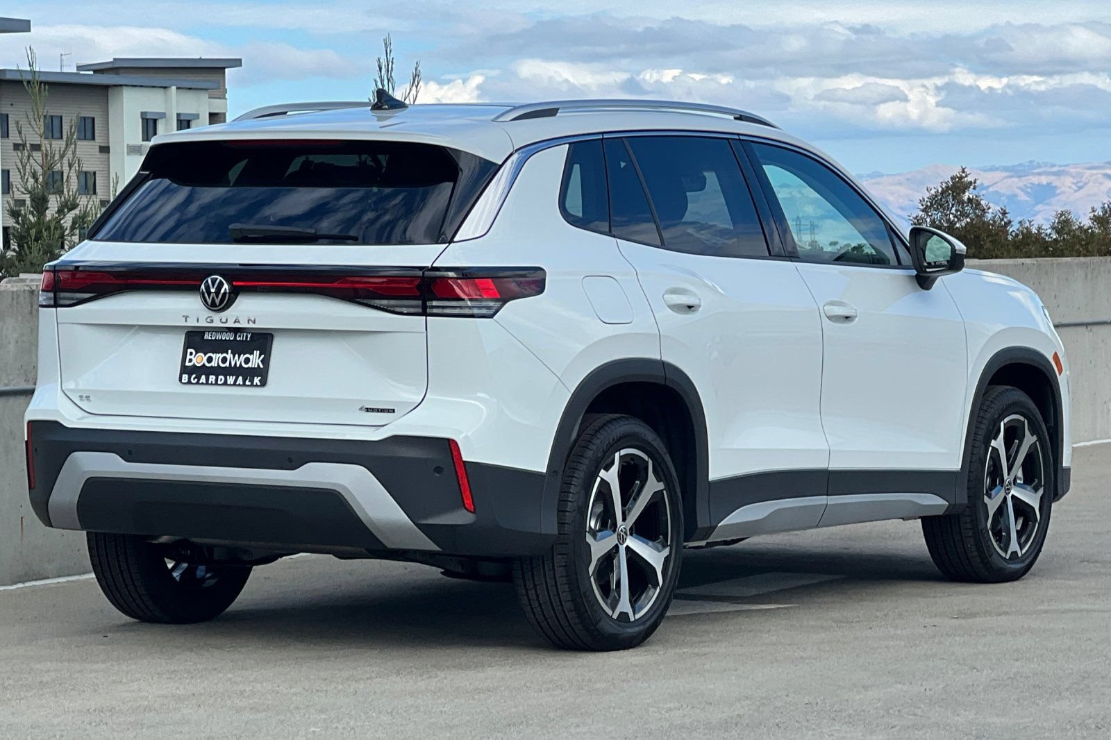 New 2026 Volkswagen Tiguan SE AWD/4WD image 4