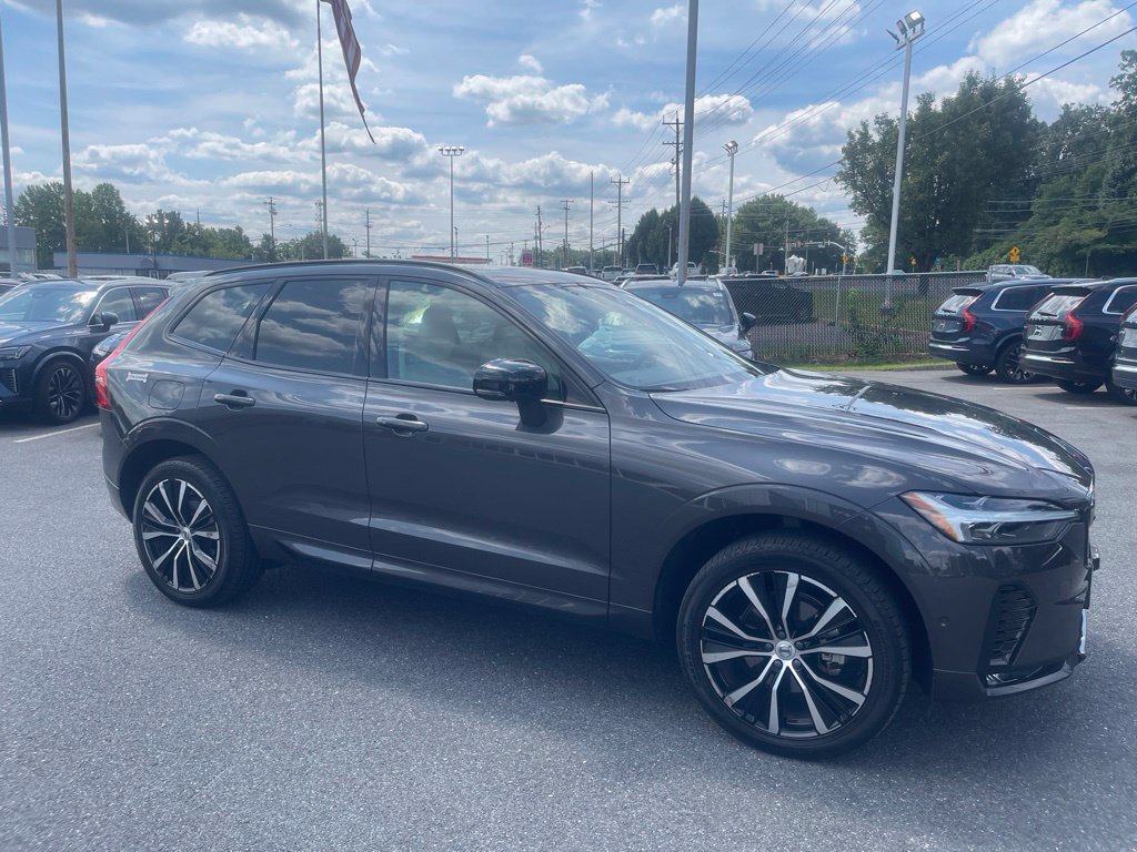 Used 2024 Volvo XC60 B5 Plus w/ Climate Package AWD/4WD image 2