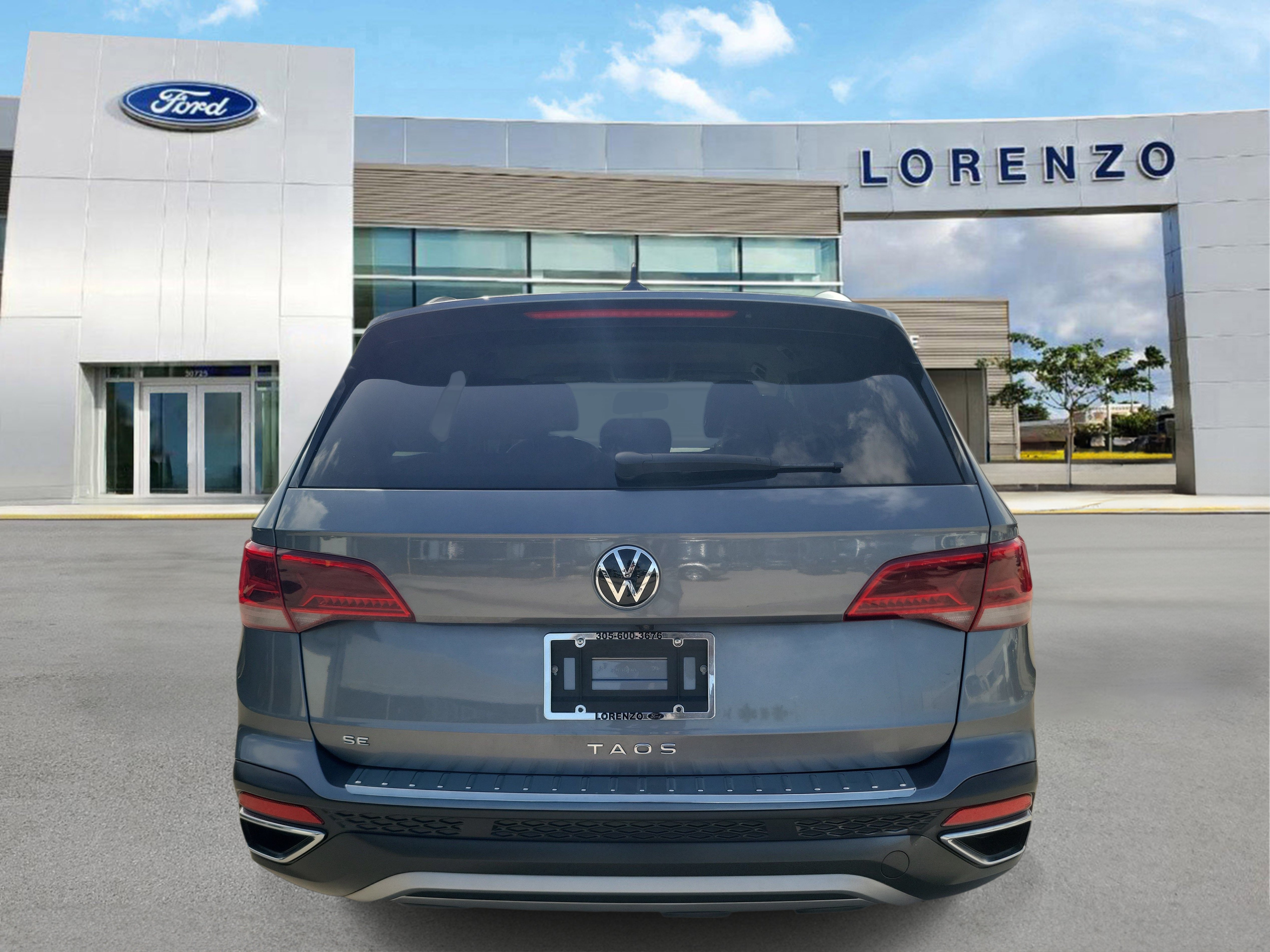 Used 2022 Volkswagen Taos SE FWD image 6