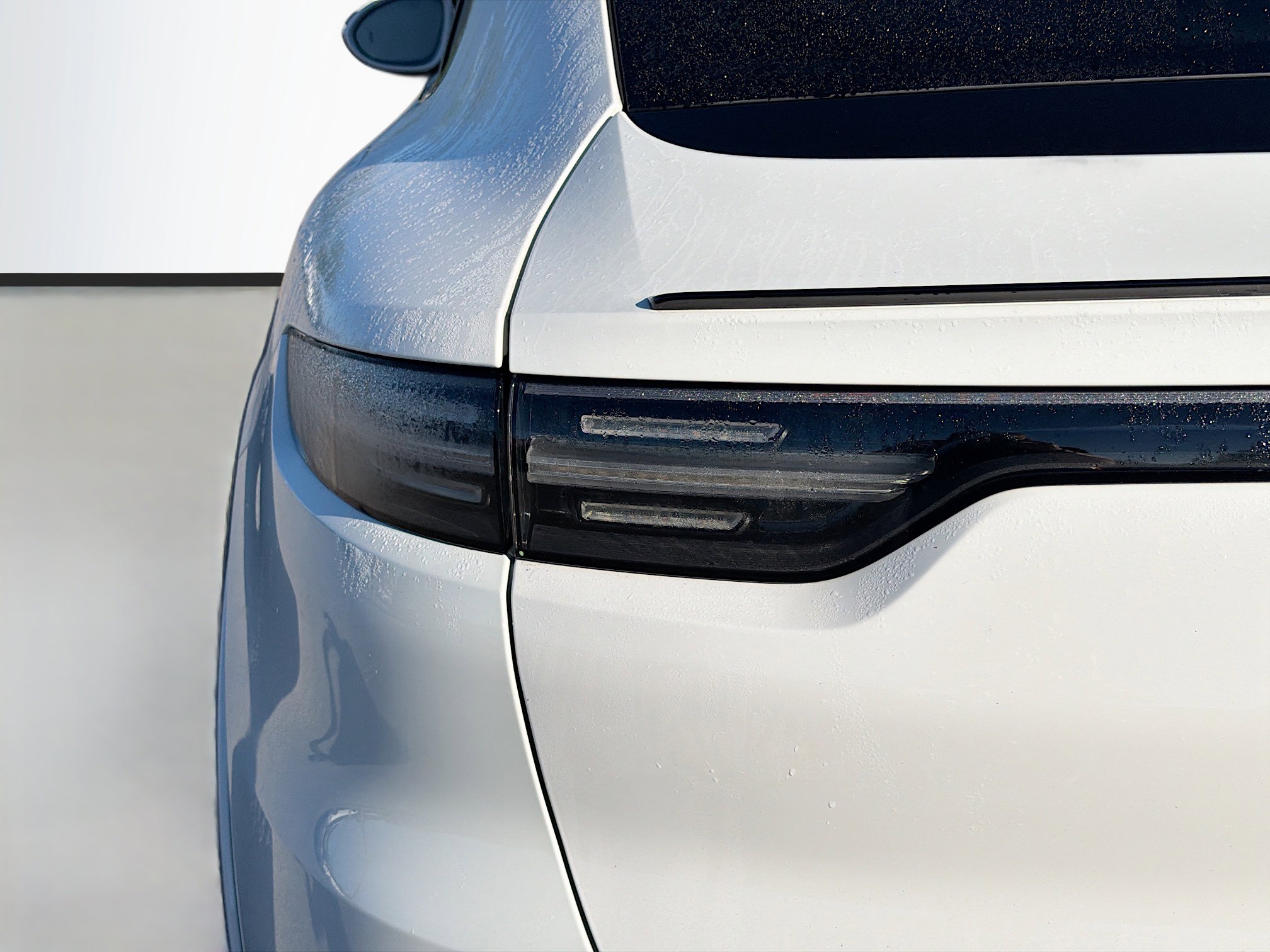 Used 2023 Porsche Cayenne Platinum Edition image 10