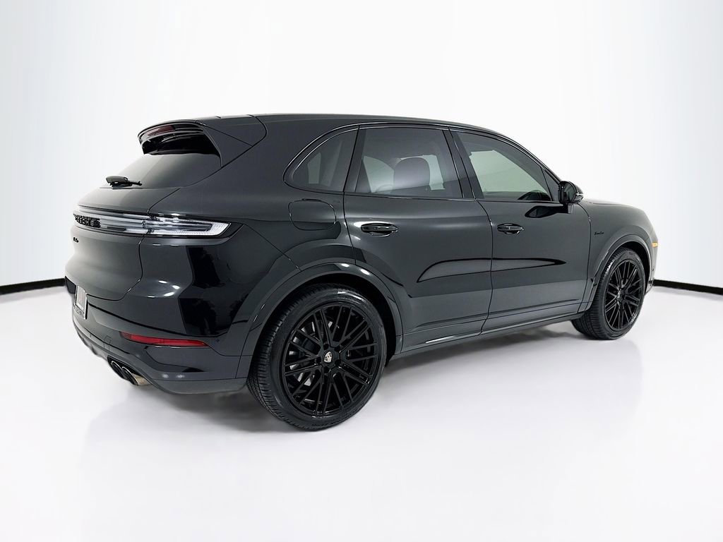 Certified 2026 Porsche Cayenne Turbo AWD/4WD image 9