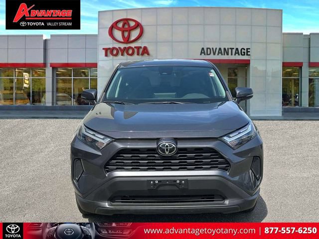 Used 2023 Toyota RAV4 LE AWD/4WD image 2