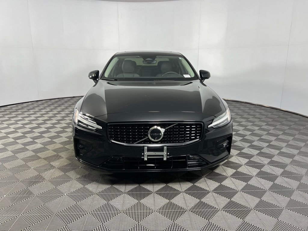 Used 2025 Volvo S60 B5 Plus image 7