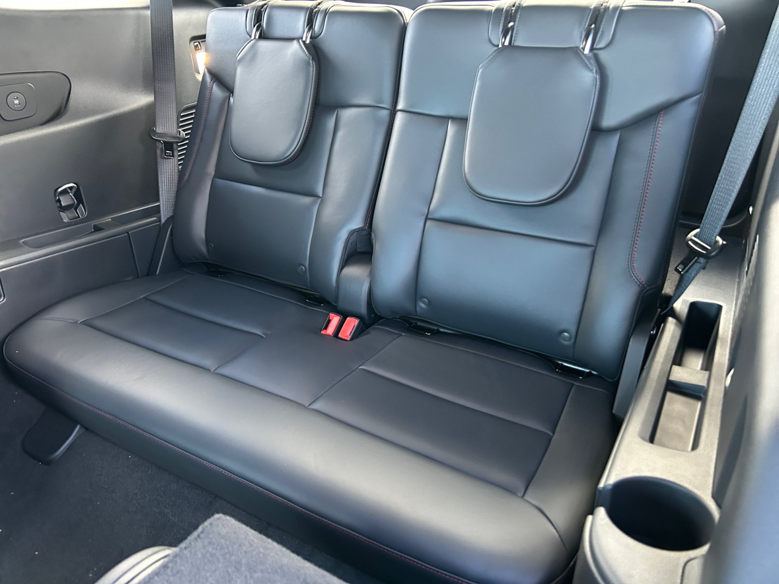 New 2026 Ford Explorer ST-Line w/ ST-Line Street Pack RWD image 31