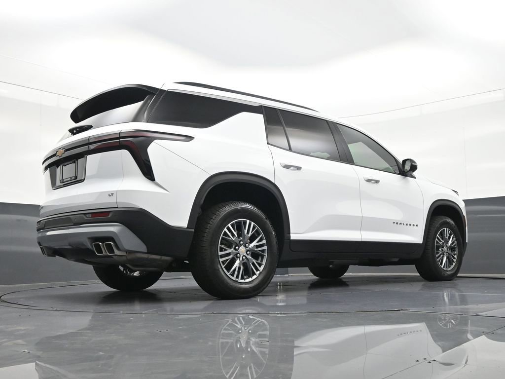 Used 2024 Chevrolet Traverse LT FWD image 27
